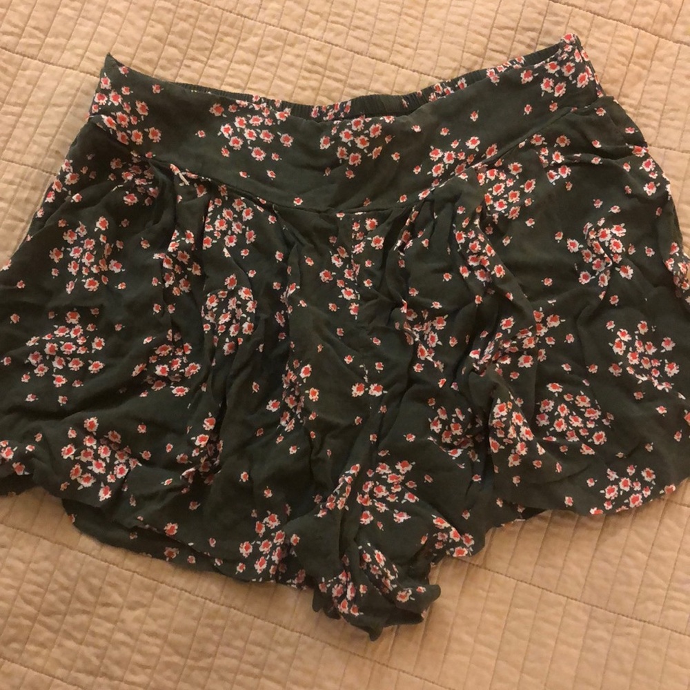 EUC comfy Shorts